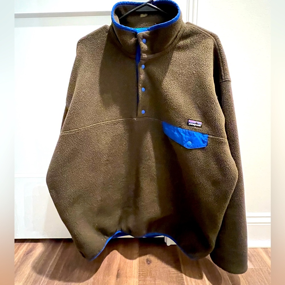 Men’s Patagonia Snap T pull over. Large in size.
